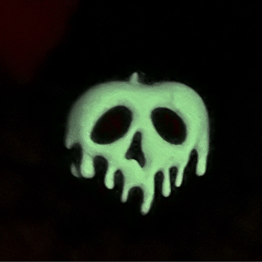 Bath & Body Works Villains Glow in the Dark Poison Apple Keychain